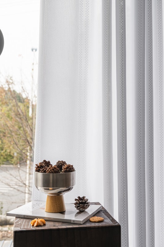 R-3　人気のエコリエ・ホワイトレース・柄出しストライプ。　遮熱・保温・UVカット・遮像