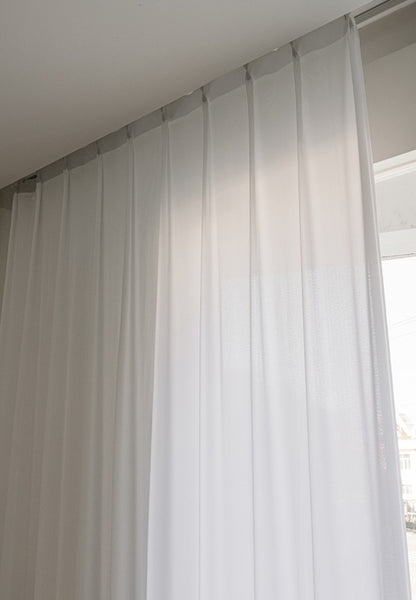 R-8　高機能防炎ホワイトレース・ボーダー