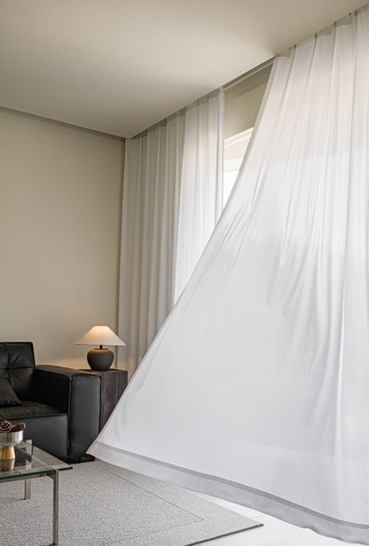 R-8　高機能防炎ホワイトレース・ボーダー